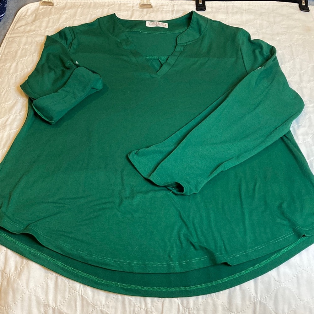 Career/Casual top, green long sleeve adjustable to short sleeve